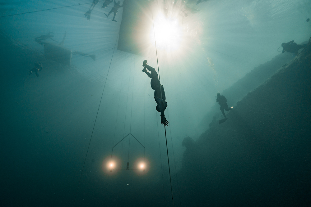 William Trubridge, fondateur du Vertical Blue en pleine immersion