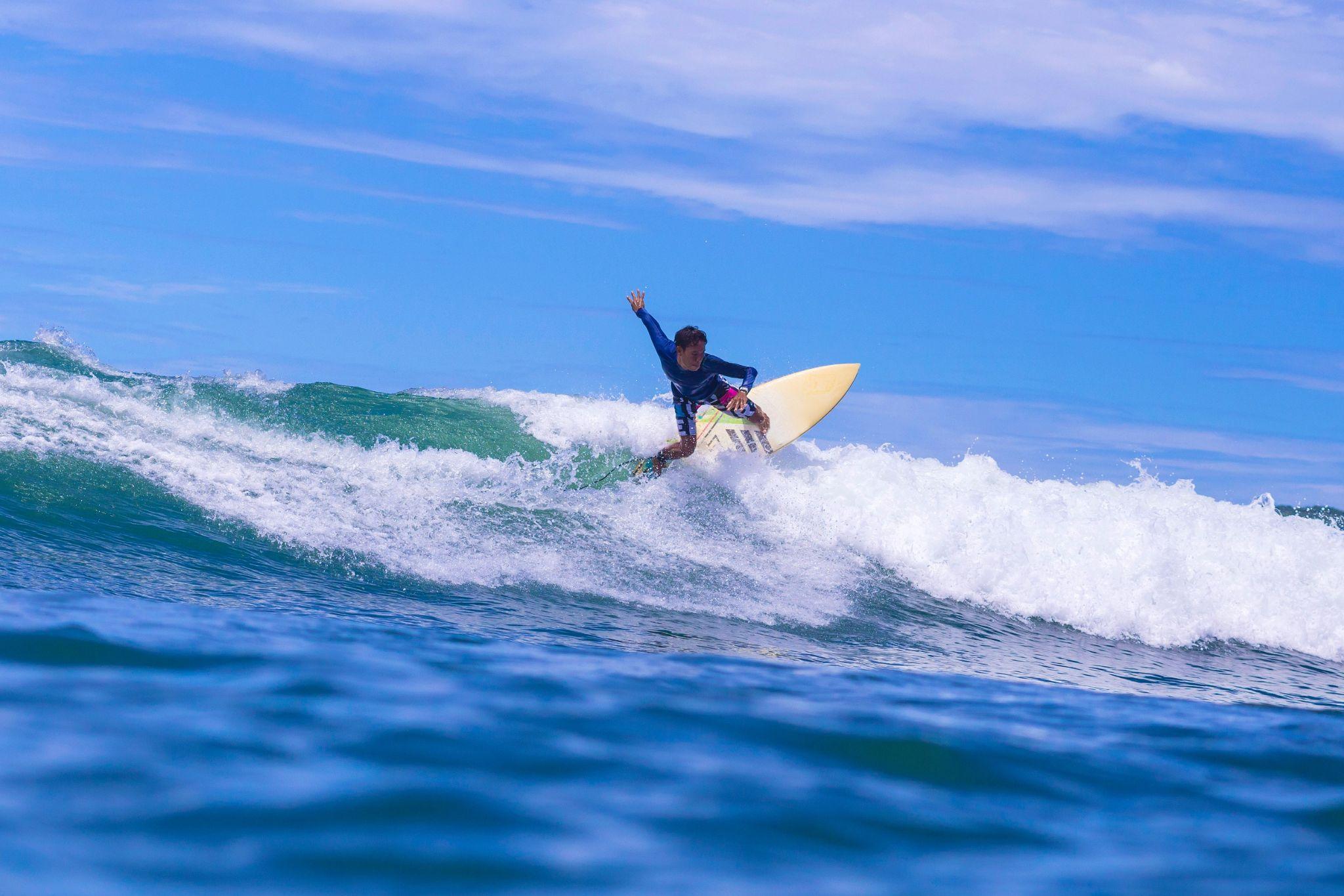 Quel niveau de natation pour faire du surf