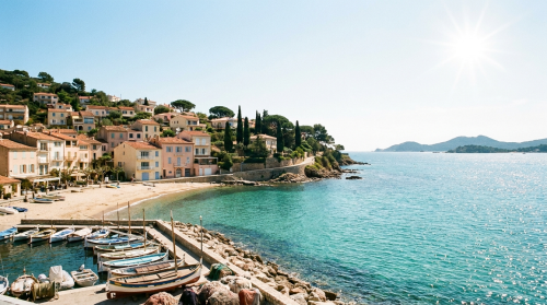 Le port et le village du Lavandou face a la Mediterranee et aux iles d'Hyeres