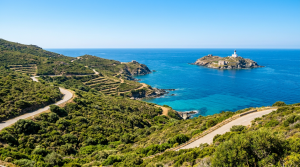 L'ilot et le phare de la Giraglia a la pointe du Cap Corse